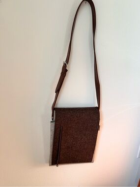 Graf & Lantz Wool Felt Crossbody Bag Brown Minimalist Leather Strap